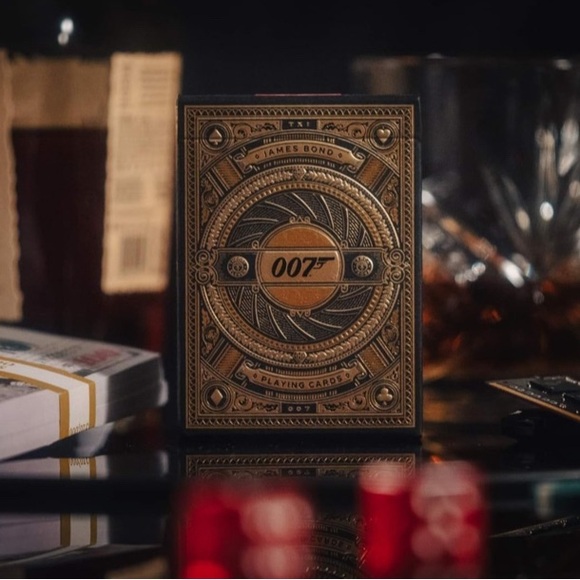 Theory11 Premium Playing Cards Deck Set - 007 James Bond Gold | Star Wars Red - Picture 5 of 15